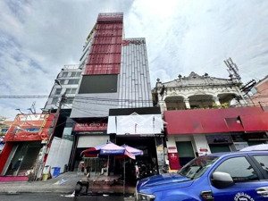 bán siêu phẩm mặt tiền - gần chợ bà chiểu bình thạnh - 4.3x 23 - trệt 5 lầu st - chỉ 35 tỷ