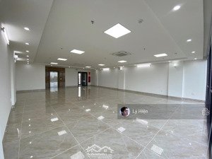 cho thuê nhà lê văn thiêm - lê văn lương tổng diện tích 2 tầng là 200m2, mặt tiền 10m, 70tr/th