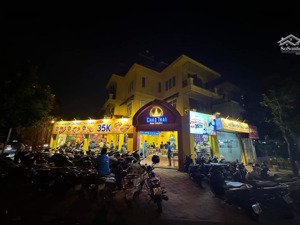 cho thuê nhà mặt phố nguyễn văn huyên 140m2 mt 12m. vỉa hè rộng, thông sàn đẹp, hợp nhà hàng, cafe