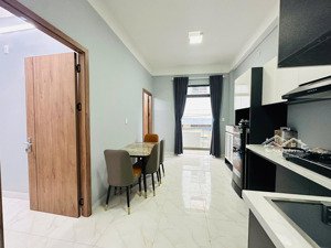 siêu phẩm căn hộ 2pn full nội thất ban công ngay quận 10