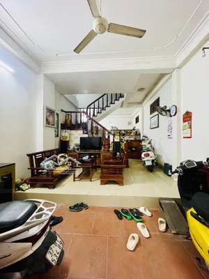 bán nhà phạm văn đồng, dt 55m2, mt 4,6m, lô góc, gần ô tô, mặt ngõ, sát phố, kinh doanh