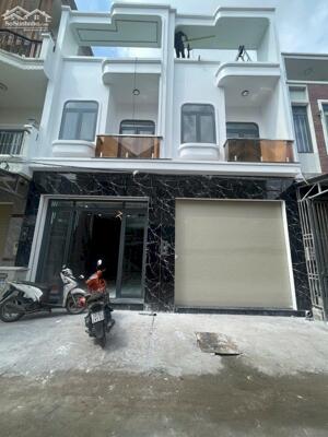 Nhà sổ riêng hoàn công 3.75 tỷ/72 m2/1 lầu 1 trệt, sân ô tô