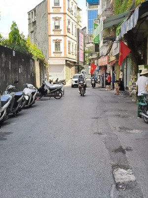 bán nhà tại trần bình- nguyễn hoàng dt 173m2 mt 8.5m oto tránh, 2 mặt ngõ, sân đỗ oto thoải mái.