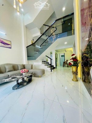 6,1 tỷ nhà 1 lửng 2 lầu 5 pn 4 wc hẻm xe hơi 1806/ huỳnh tấn phát, thị trấn nhà bè