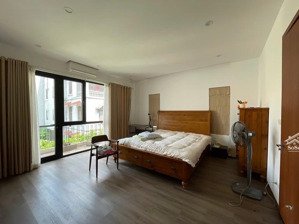 nhà riêng trung tâm phố nguyễn sơn 125m2- mặt tiền khủng, ô tô, sổ đẹp nở hậu, hiếm trong tầm giá