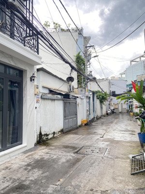 siêu phẩm 2 mặt tiền hxh 4x17m. nhà phố 2 tầng, sẵn dòng tiền. giá chỉ 6 tỷ