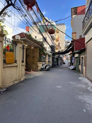 bán nhà ngay tựu liệt/ 6 tầng thang máy/ mới tinh / ô tô tránh chạy thông cách 3 bước chân