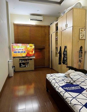 cần bán nhanh nhà mặt phố thanh nhàn, giá tốt nhất phố, sổ vuông, kinh doanh 2 mặt trước sau!