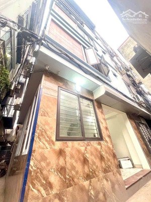 siêu phẩm - phùng khoang - nam từ liêm. 40tr/ tháng, lô góc. 42m - 6t - mt 12m - 8.6 tỷ
