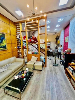 nhà siêu đẹp -yên hòa cầu giấy-5 tầng dân xây 2 thoáng trước sau-ngõ nông gần phố-nhỉnh 15 tỷ