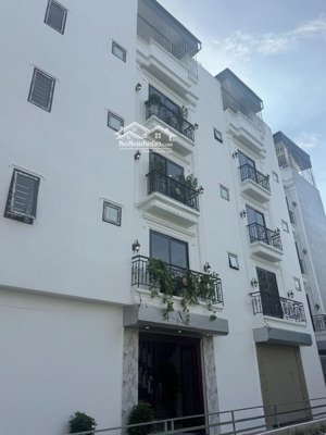 nhà đẹp 5 tầng mới thoáng vĩnh viễn chỉ hơn 5 tỷ - long biên