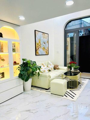 nhỉnh 11 tỷ có ngay nhà 4 tầng - 100m2 - bàu cát - tân bình - ngay chợ tân bình