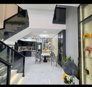 bán nhà 4 tầng đường an hải 9 dt 75 m2 đường 5m5 lề 4m .sát khán đài xem pháo hoa trần hưng đạo