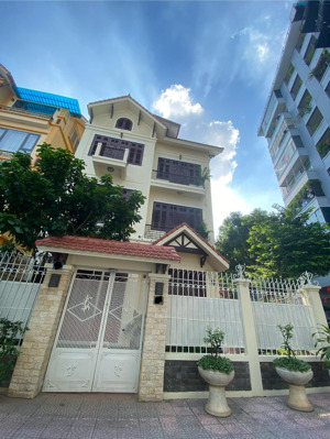 nóng! biệt thự lô góc 143m2 - mặt tiền 22.5m -tuyệt phẩm đẳng cấp độc nhất vô nhị, giá chỉ 42 tỷ!