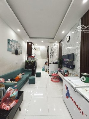 bán nhà hoàng hoa thám dt 31m 5 tầng mt 3,5m giá 7,95 tỷ