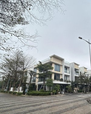 bán biệt thự liền kề thô garden city thạch bàn 210m2, lô góc, view sân chơi, giá 43 tỷ
