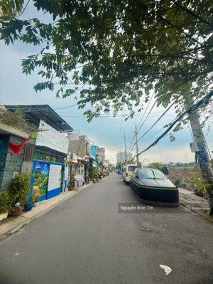 chính chủ bán gấp nhà 4 tầng hẻm 9m thông ngay hương lộ 2, bình tân. 4,6m x 16m. bán gấp: 6,33 tỷ