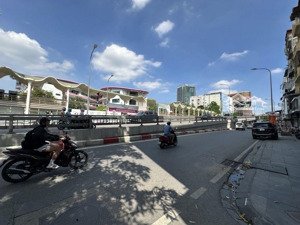 chùa bộc - phạm ngọc thạch - ngõ nông - vài bước ra ra phố - tiện ích bạt ngàn - nhà dân xây 5 tầng