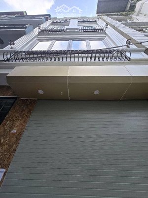 bán nhà trần khát chân, thang máy mới tính, mặt tiền khủng, sổ nợ hậu. giá 13.x tỷ