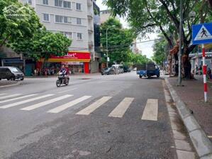 Hiếm, Bán Đất Phố Đàm Quang Trung, Cổ Linh, 52m2, MT5.8m, Phân Lô, Ô Tô, Giá Rẻ