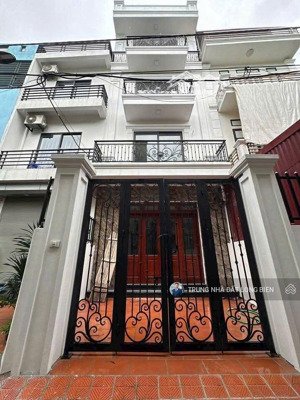 rẻ 15% 72m2 x 4 tầng xây 1 căn độc lập sát ô tô tránh hàng xóm vinhomes riverside