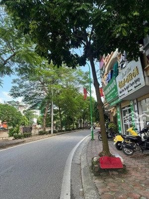 bán nhà trương định ngõ thông, 10m ra phố 45m 10,8tỷ