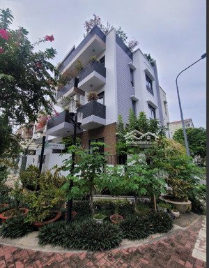 chính chủ cần bán gấp nhà góc 2 mt vip nhất dự án haruka - midori tp mới bình dương full nội thất