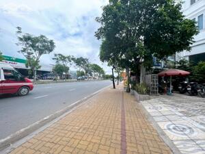 CẦN BÁN NHÀ BIỆT THỰ 2,5 TẤM ĐẸP LUNG LINH VỊ TRÍ ĐẮT ĐỊA