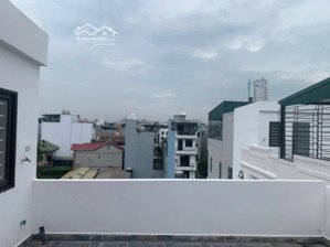 ngay cầu thanh trì - 5tỷ95 - nhà mới xây - 34.5m2 - ô tô đổ cổng