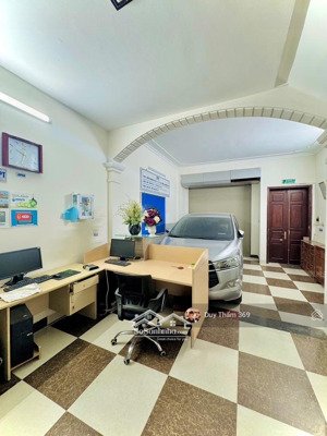 9.8 tỷ 82m2| phân lô ô tô tránh | gara 7 chỗ | an sinh đỉnh cao | an ninh tuyệt đối | sát đường 32