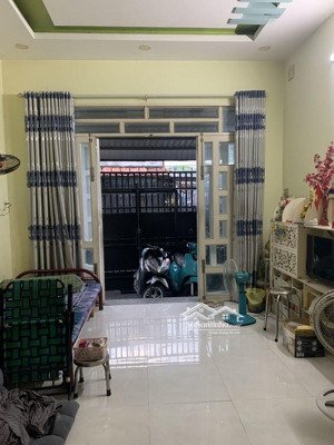 nhà 2 tầng _ hẻm 1 sẹc _ hxh _ đường số 4 _ trường thọ _ dt : 5*16 _ giá 8,5 tỷ.