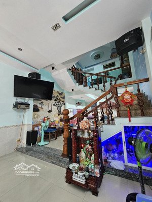 cần chuyển nhượng nhà 3 tầng.. dt 69m2.....ngang 4m5.. đường lê chân.....7m5....thoáng mát