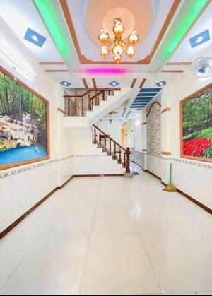 cho thuê nhà riêng tại.đông hòa, dĩ an, bình dương, giá cực chất 7 triệu, 100m2.sân ô tô