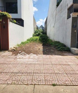 đất sát mega market hiệp phú, ql1a vào 1km,cách trường thcs nguyễn hiền 2p, 80m2 full tc shr mtđ 6m