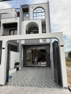 bán gấp nhà riêng 100m2, 1,9 tỷ tại đoàn nguyễn tuấn,chợ hưng long