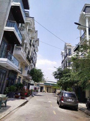 giảm 400tr nhà mặt tiền 70m2 4 tầng full nội thất 100m ra nguyễn ảnh thủ