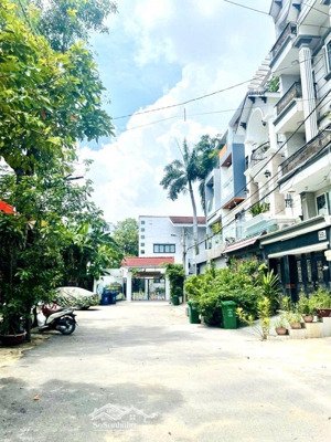 hoàng quốc việt q7- đường 8m- hầm+ 4tầng- 80m- hoan công đầy đủ- chỉ 12ty8