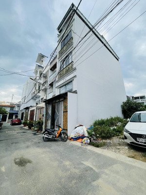 bán nhà mới ngay chợ thủ đức, hẻm xe hơi nhà vào ở ngay, 3 tầng hoàn công