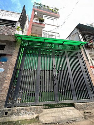 cần bán gấp nhà trường chinh tân phú