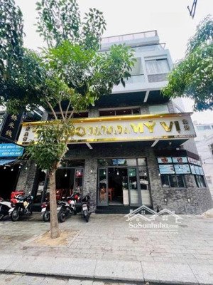 nhà 3 mặt tiền 4 tầng trung tâm nha trang cạnh biển vị trí kinh doanh sầm uất tt nha trang