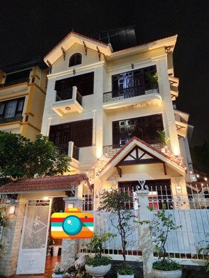 bán nhanh bt mỹ đình, logoc cực đẹp, ở kinh doanh sướng. 144m 4 tầng, mặt tiền 23m. 40 tỷ