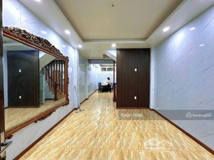 gấp bán! nhà ngọc khánh,ba đình, ngõ thông kinh doanh online, gần ô tô,44m2*5 tầng, chỉ 8,7 tỷ