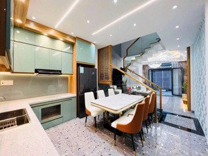 hàng ngộp gần công viên tầm vu, nhà (3pn 3wc)giá 3tỷ288 dt 53m2 vuông vức, sát mặt tiền tầm vu