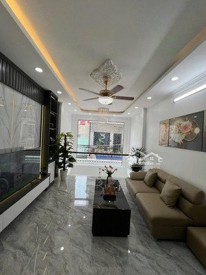 oto đỗ cửa phố bạch mai kinh doanh nhà đẹp ở ngay 33mx5t giá nhỉnh 7 tỷ lô góc 2 thoáng