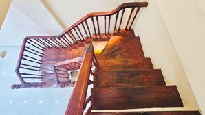 định công - 5 tầng - gara ô tô - ngõ thông - nhà đẹp ở ngay - gần nhiều tiện ích.