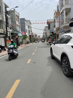 xuân phương- 4 ngủ - kinh doanh - ở đỉnh - nhú 6 tỷ