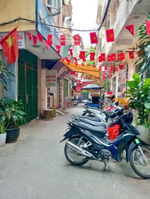 bán nhà ngõ 167 tây sơn -đống đa -phân lô ô tô tránh -kinh doanh -dt 72m 4 tầng mt 4,7m giá 22.8 tỷ