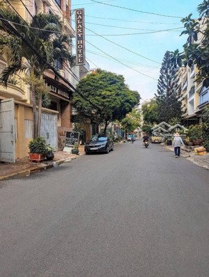 bán gấp mặt tiền ngay thống nhất, p11, gò vấp 10x30m