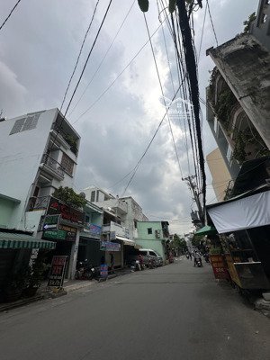 cơ hội đầu tư: nhà 4 tầng trung tâm tân sơn nhì dòng tiền 25 triệu/tháng chỉ 10.7 tỷ