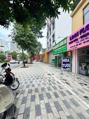 bán nhà riêng tại đường lạc long quân, nhật tân, tây hồ, hà nội, 40 tỷ, 130 m2.,mt5m